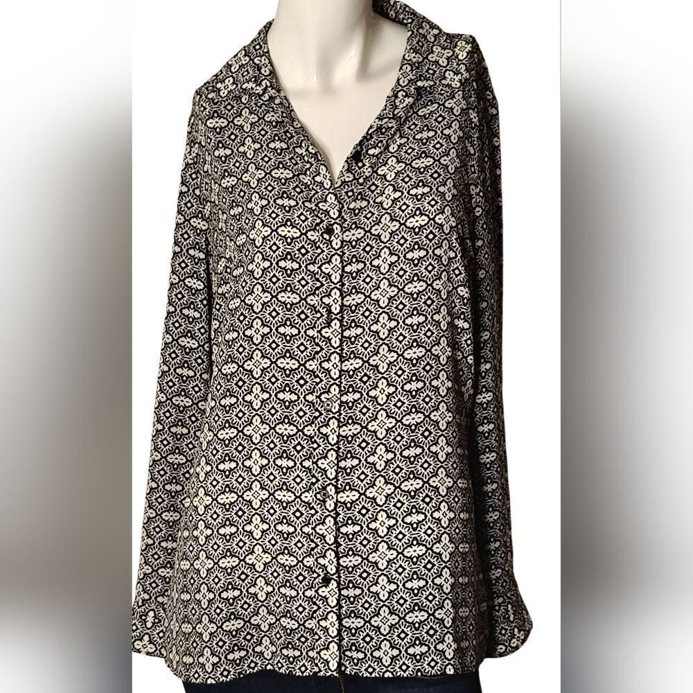 Banana Republic Black & White Button Down Shirt Blouse Top Sz medium